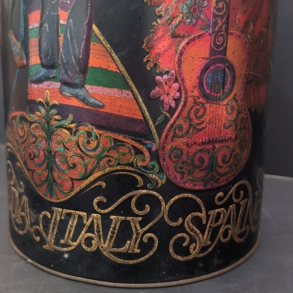 Vintage Colorful Cylindrical Tin Features People From Different Countries. - Picture 5 of 16